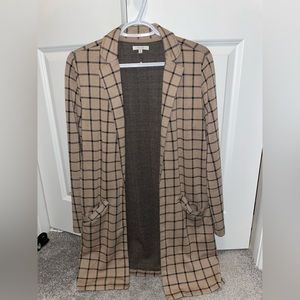 pretty and lightweight cover up for those more professional outfits